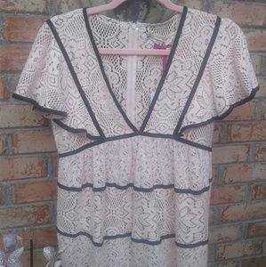 NWT CHELSEA AND VIOLET BLOUSE